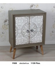 Mesita decorativa tres cajones